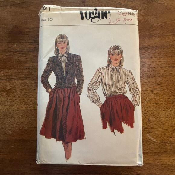Vintage VOGUE PATTERN #7811 Size 10 sewing instructions uncut 1980s skirt suit - Picture 6 of 6